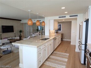 Building Photo - 5550 Heron Point Dr