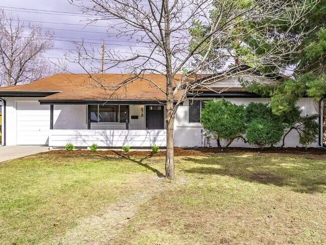 Building Photo - 4 Bedroom Single Family Home in Denver