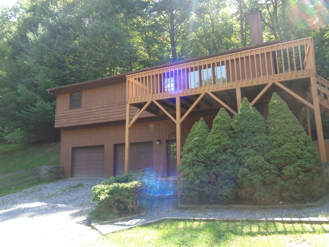 Foto principal - 417 Cobbs Creek Rd