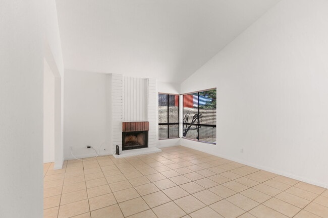 Building Photo - 316 Anns Way