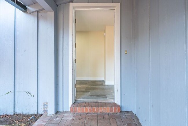 Building Photo - Thoughtfully Updated 2 bedroom Home in Pacific Grove