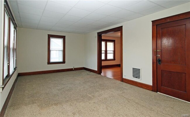 Building Photo - 203 Rigi Ave