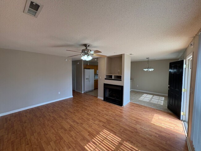 Foto del edificio - For Rent