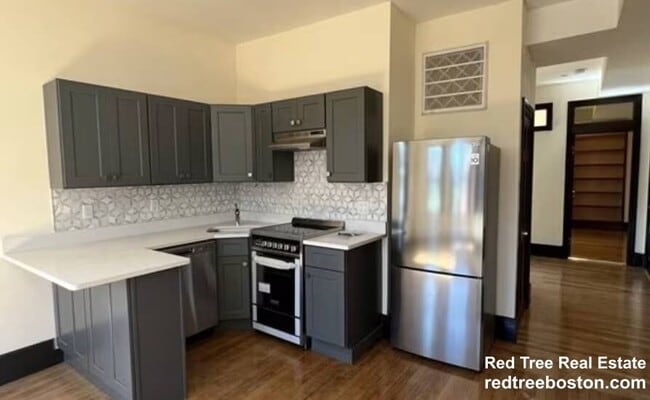 Building Photo - 30 Gloucester St