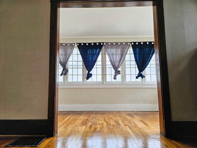 Foto del edificio - 651 Fuller Ave SE