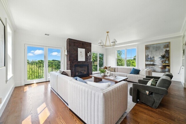 Building Photo - 197 Winchester St