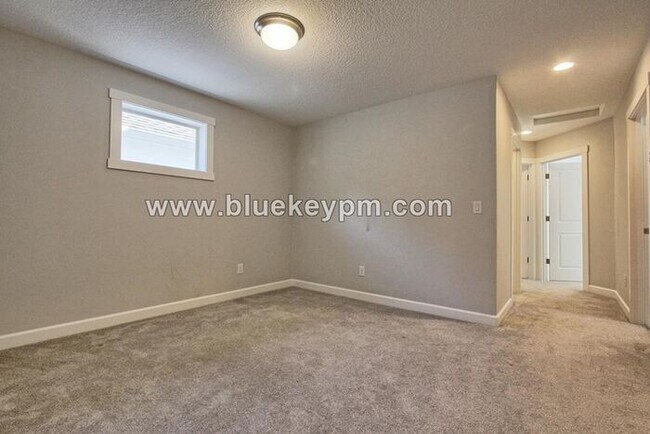 Foto del edificio - 3 Bed,2.5 Bath Townhome at the Landing At ...