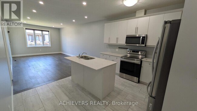 Building Photo - 2272 Evans Blvd