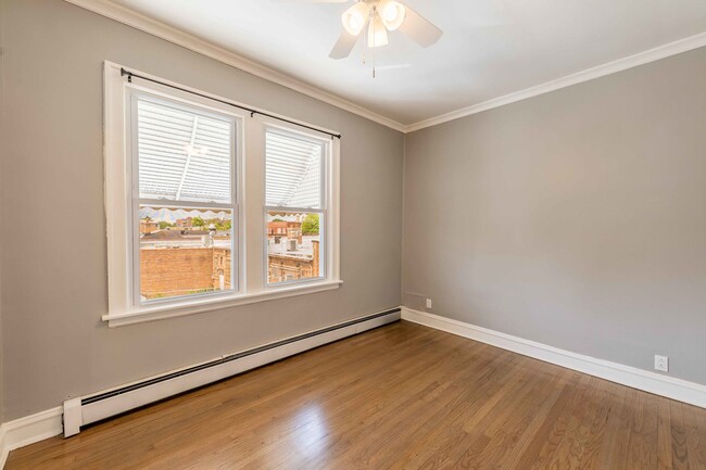 Foto del edificio - 7041 W Addison St