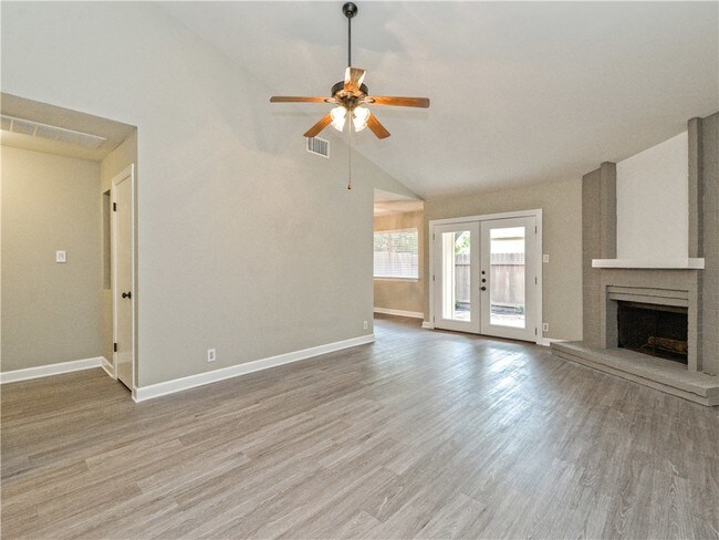 Foto del edificio - 5807 West Gate Blvd