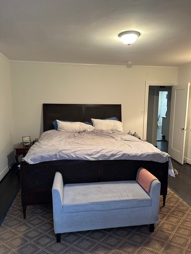 Building Photo - 1229 S Orange Dr