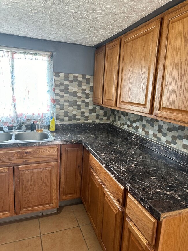 Building Photo - Cozy Home For Rent off Stratford Rd
