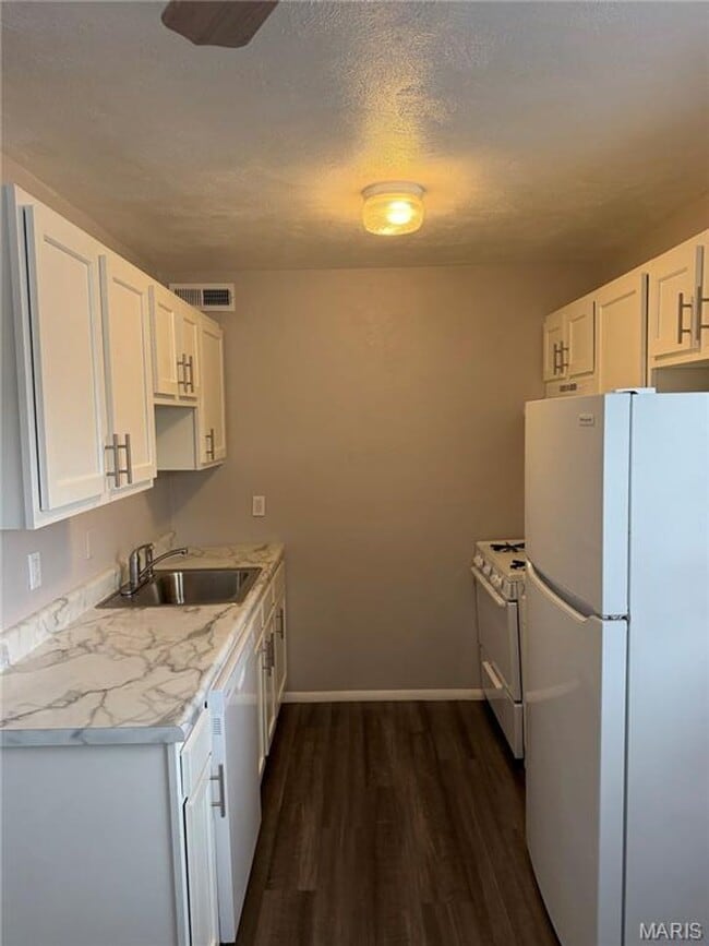Building Photo - 6727 Colony Acres Dr