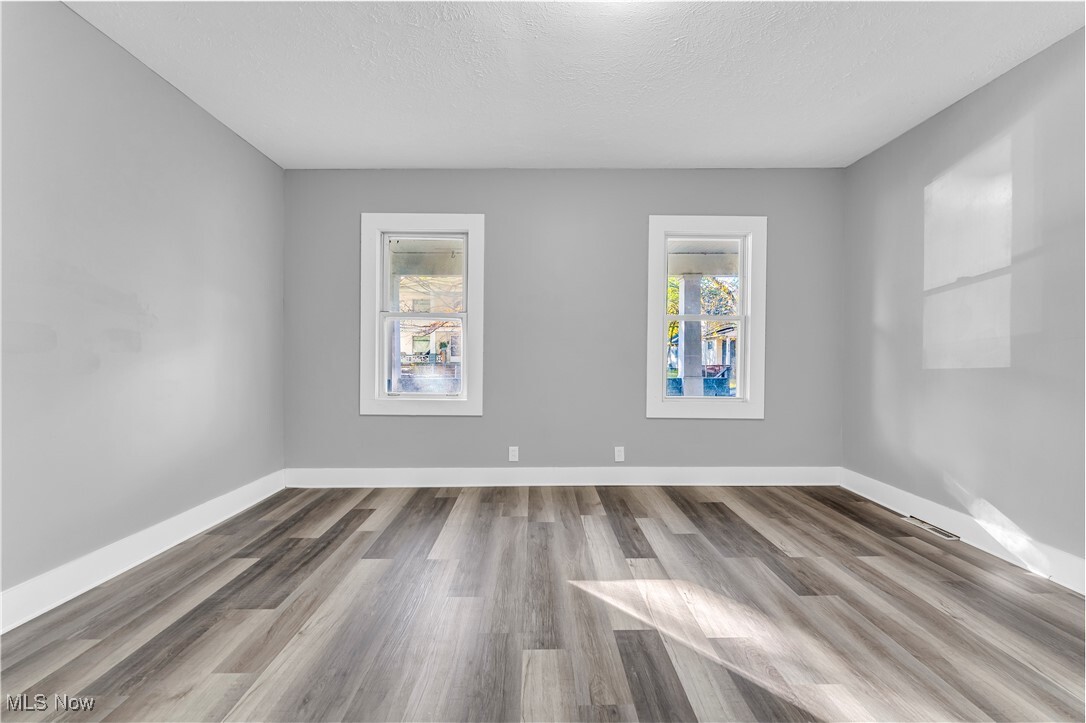 2115 W 96th St Cleveland, OH 44102 – photo 4
