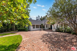 Building Photo - 797 Amalfi Dr