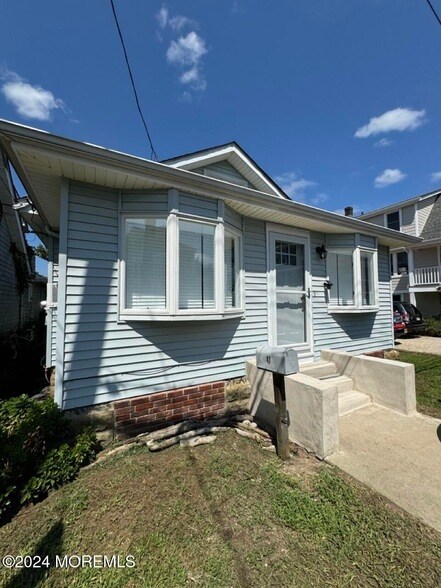 Primary Photo - 47 Waterview Way