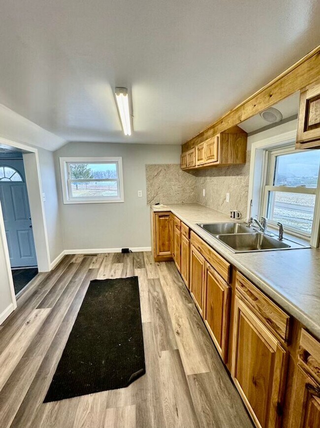 Building Photo - 2 bedroom in a country setting
