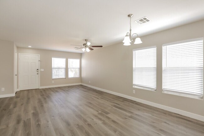 Foto del edificio - 615 Backbone Mountain Dr