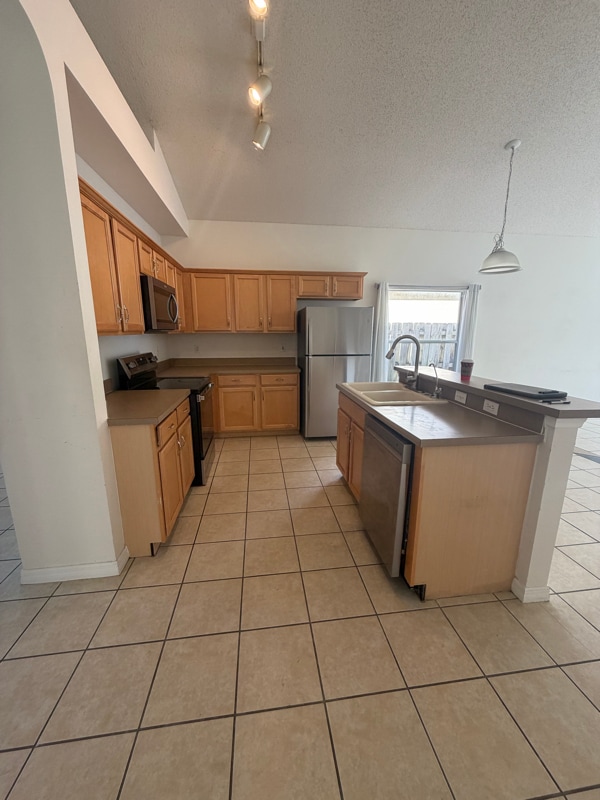 Building Photo - 5559 Pats Point