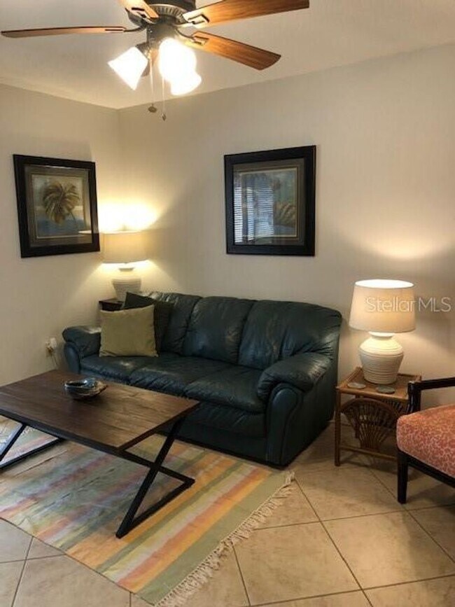 Foto del edificio - AVAILABLE OFF SEASON FOR $1,800/MO.  LONG TERM NEGOTIABLE