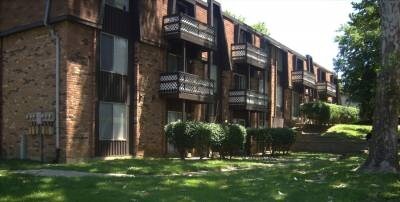 Primary Photo - Poplar Tree Apartments
