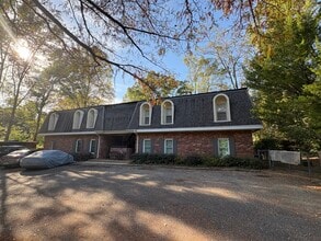 Building Photo - 3104 Woodley Terrace