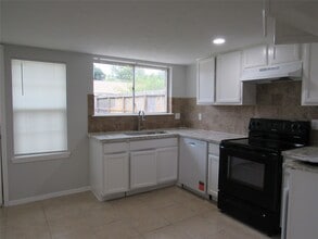 Building Photo - 8619 Little River Rd