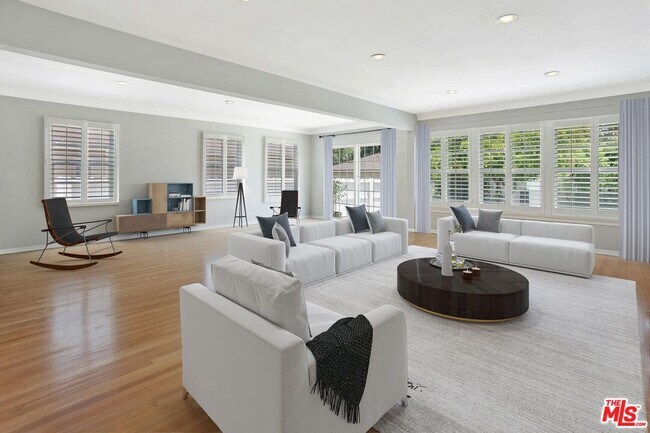 Foto del edificio - 4922 Hayvenhurst Ave