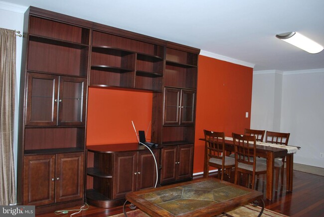 Building Photo - 6060 California Cir