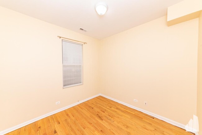 Building Photo - 2 bedroom in Chicago IL 60622