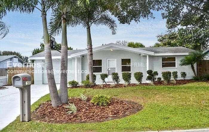 Foto principal - 3509 Kingsbury Dr