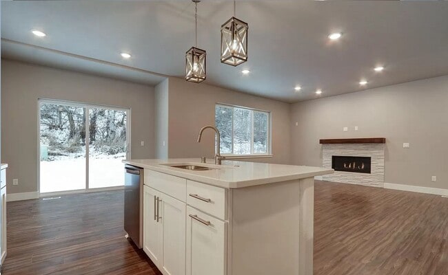 Building Photo - 3 bed 2.5 bath by Sand Lake