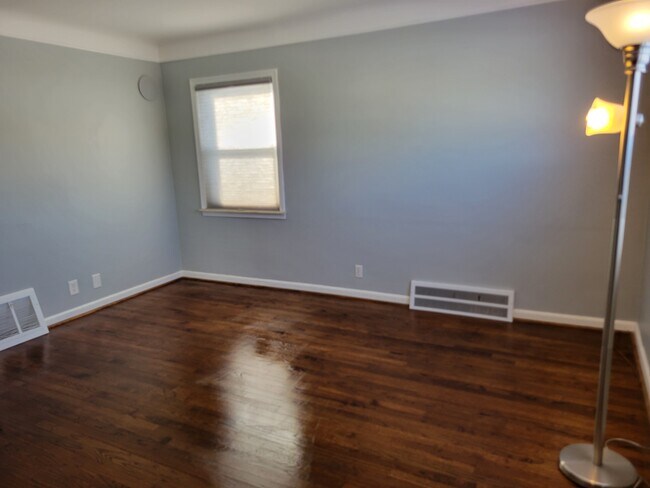 Building Photo - 3711 Hunter Ave