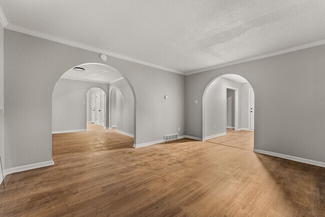 Building Photo - Fully Renovated 4 bedroom 2 bath home - Open To Section 8