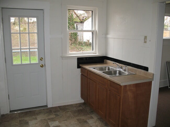 double sink - 245 E 31st St