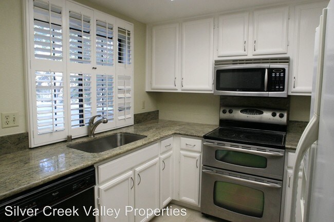 Building Photo - 2 br, 2 bath House - 2885 Buena Crest Ct