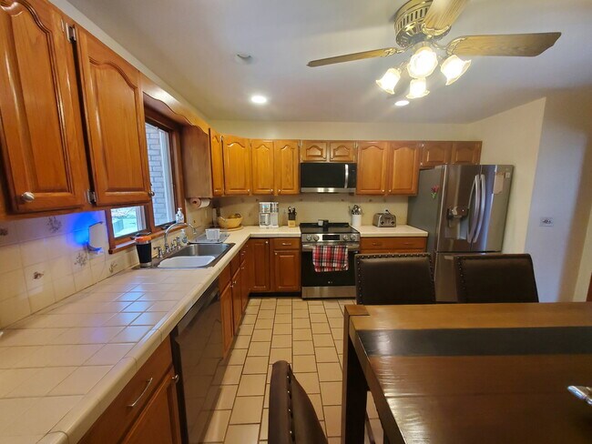 Foto del edificio - 302 Westwood Rd