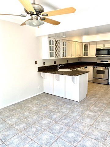Building Photo - 10 Meadowsweet Way