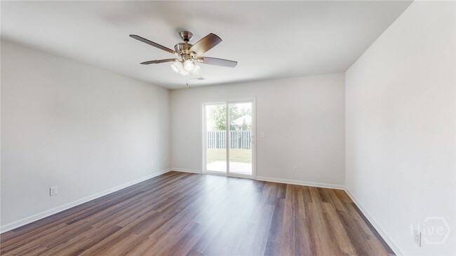 Building Photo - 652 Hogan Dr