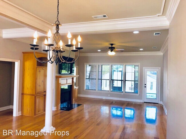 Building Photo - 11384 River Highlands Dr