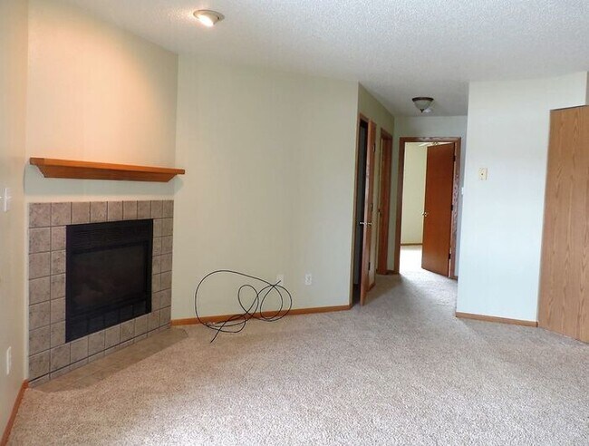 Foto del edificio - $1,025 | 2 Bedroom, 1 Bathroom Condo | No ...