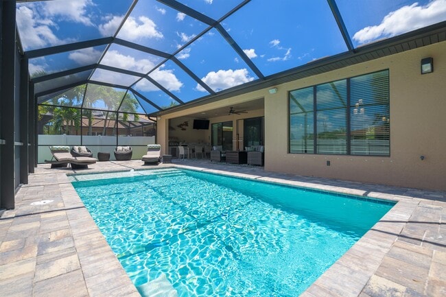 Building Photo - 4823 Agualinda Blvd