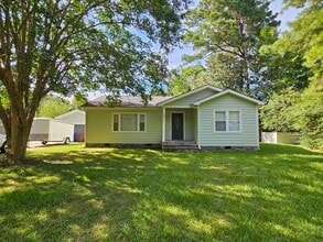 Building Photo - 303 Ewell Ln