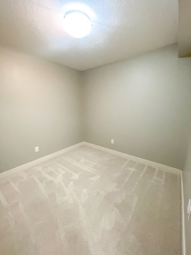Building Photo - 130 Auburn Meadows View SE