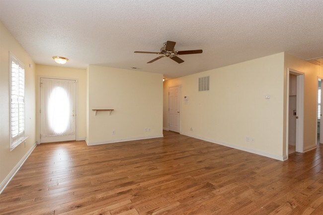Building Photo - 9106 Southernwood Way