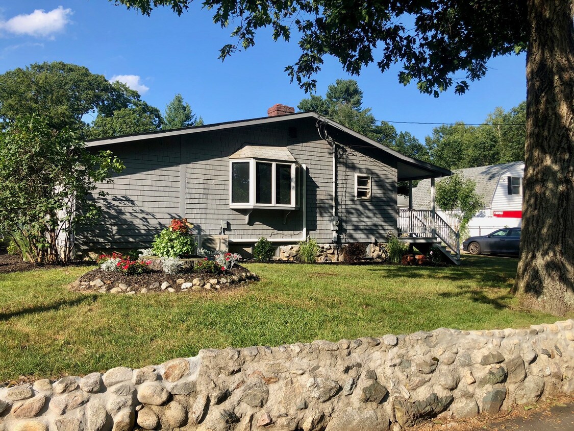 52 Ossamequin Rd, Billerica, MA 01821 House Rental in Billerica, MA