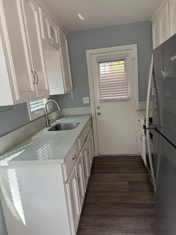 Building Photo - 816 Oakwood St