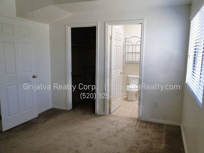 Foto del edificio - 1440 E Elm St