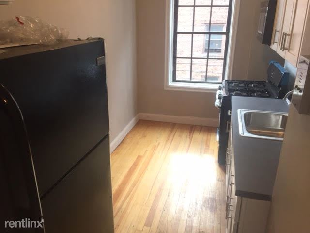 Building Photo - 2820 Bronx Park E