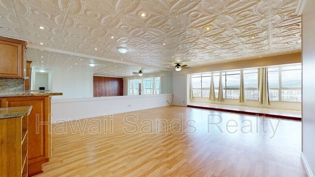 Building Photo - 1717 Ala Wai Blvd